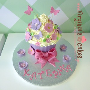 Giant cupcake flowers